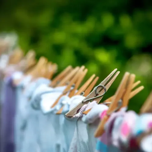 Musim Hujan Datang? Laundry Adalah Solusi Terbaik Buat Cucian Menumpuk!