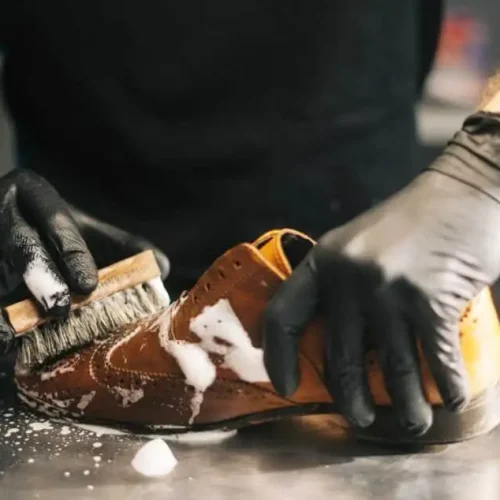 Cuci Sepatu Bukan Sekadar Bersih — Ini Alasan Kenapa Harus Laundry Sepatu Profesional